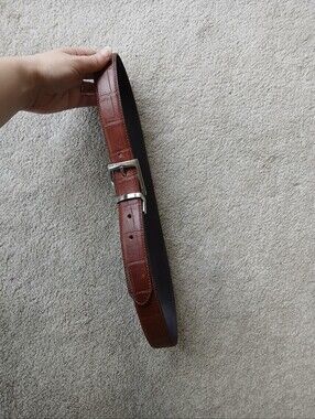 Classic Brown Leather Men's/Unisex Belt, Size 32